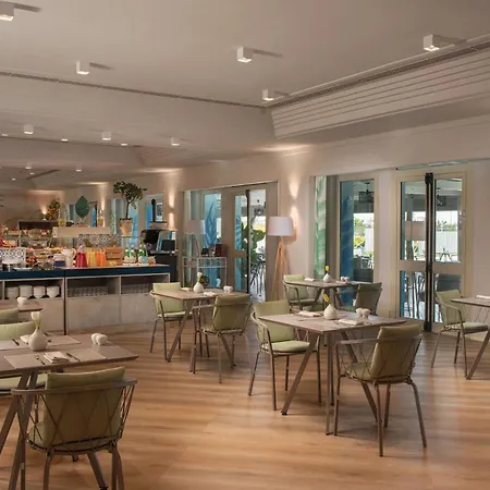 Hotel Nh Parco Degli Aragonesi 4*