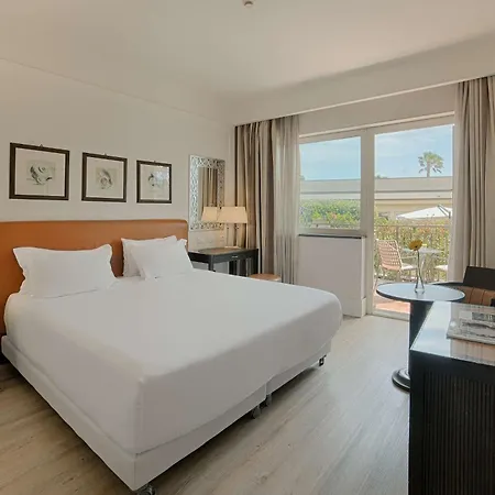 Nh Parco Degli Aragonesi Hotel