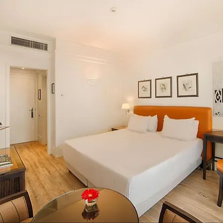 Nh Parco Degli Aragonesi Hotel