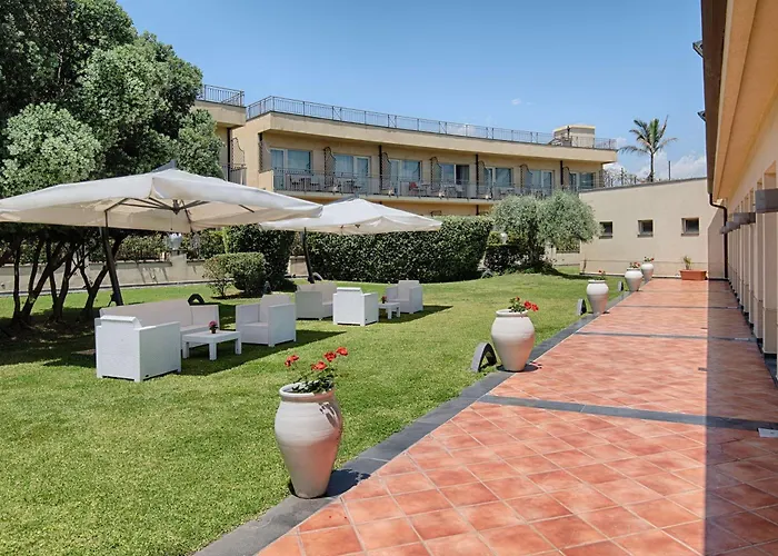 Nh Parco Degli Aragonesi Hotel