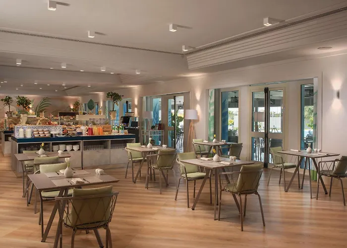 Hotel Nh Parco Degli Aragonesi 4*