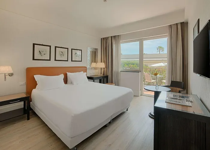 Nh Parco Degli Aragonesi Hotel