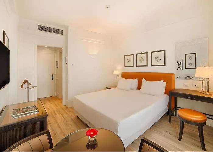 Nh Parco Degli Aragonesi Hotel