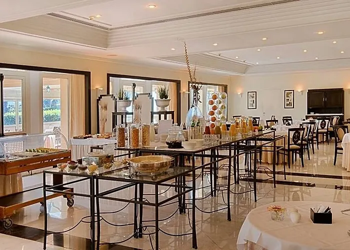 Hotel Nh Parco Degli Aragonesi 4*